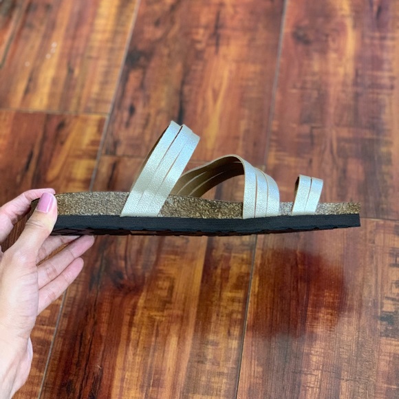 American Eagle Sandals - Picture 5 of 5